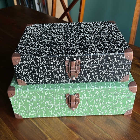 Music Notes and Terms along with Treble and Base Clefs NESTING BOX - metal lock - Picture 12 of 14